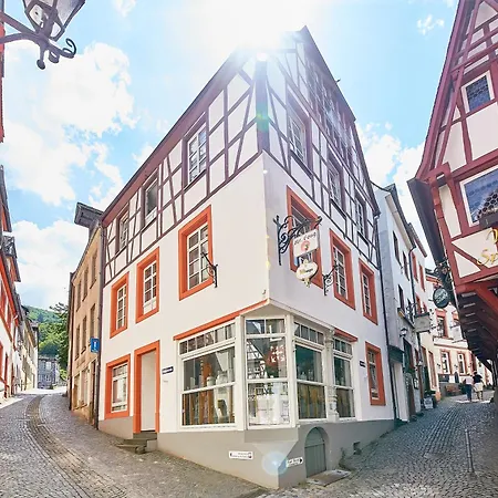 Fachwerkperle Am Historischen Marktplatz * Bernkastel-Kues